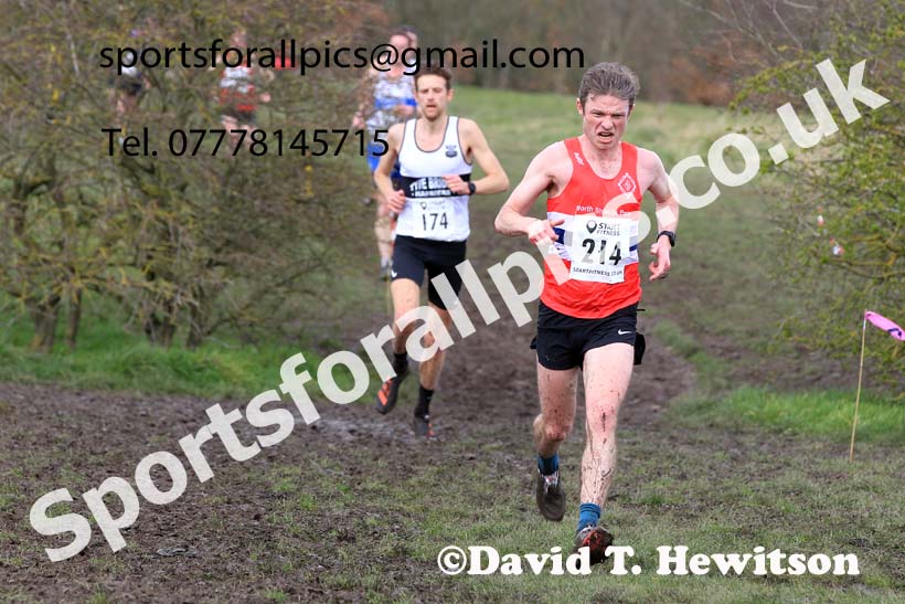 Men 35 to 60 in the 2023 BMAF Cross Country Champs., Wallsend. Photo: David T. Hewitson/Sports for All Pics